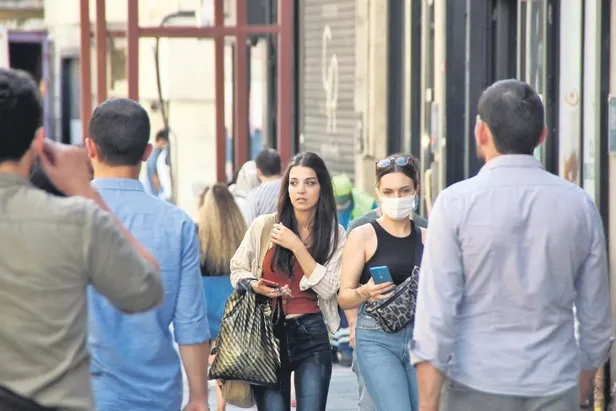 Davalar başladı Kovid-19 unutuldu: İki gün iki farklı görüntü-6