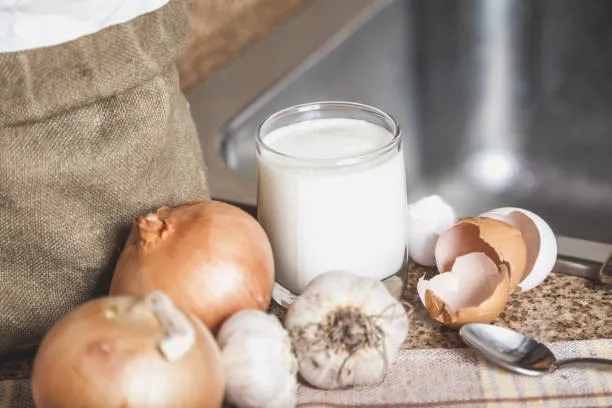 kuru-oksurugu-aninda-kesen-balgam-sokturucu-kur-bogaz-agrisina-iyi-gelen-ev-yapimi-dogal-antibiyotik-hastalik-1698087539437.jpg Kuru öksürüğü anında kesen, balgam söktürücü kür! Hastalık yanınızdan bile geçemez-5