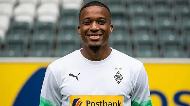 fenerbahce-mgladbach-formasi-giyen-yildiz-oyuncu-alassane-plea-icin-harekete-gecti-1657757934663.jpeg Fenerbahçe, M’Gladbach forması giyen yıldız oyuncu Alassane Plea için harekete geçti-2