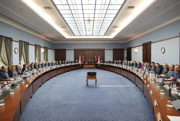 Son dakika: AK Parti MKYK Başkan Erdoğan liderliğinde toplandı! İşte masadaki kritik konular-1