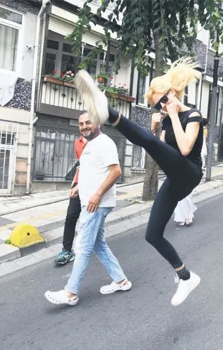 Wilma Elles '19' adlı kısa film için İstanbul sokaklarında antrenman yaptı!