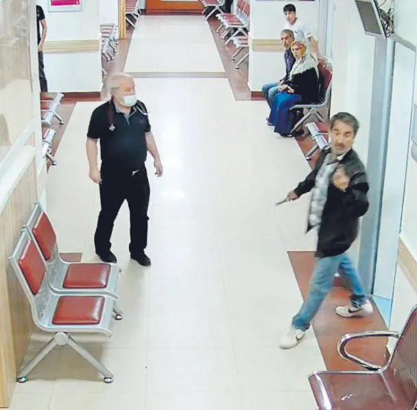 ozel-hastanede-tedavi-goren-kizini-eve-goturmek-isteyen-adam-hastanede-dehset-sacti-1653339619702.jpg