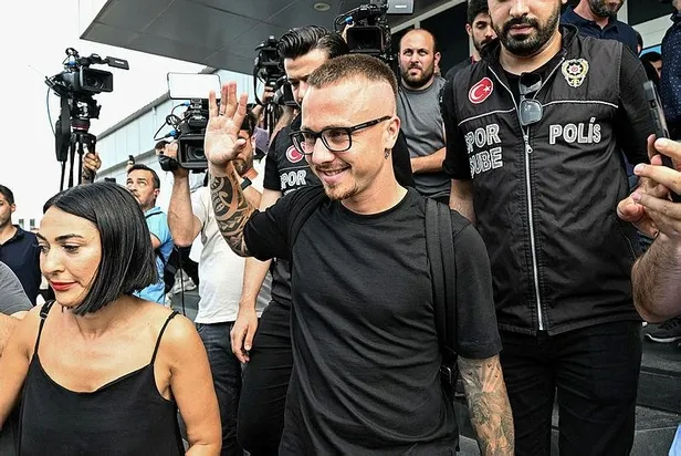 galatasarayin-yeni-trasferi-angelino-ofansif-katkisiyla-on-plana-cikiyor-1689207745707.jpeg Galatasaray'ın yeni trasferi Angelino ofansif katkısıyla ön plana çıkıyor-2