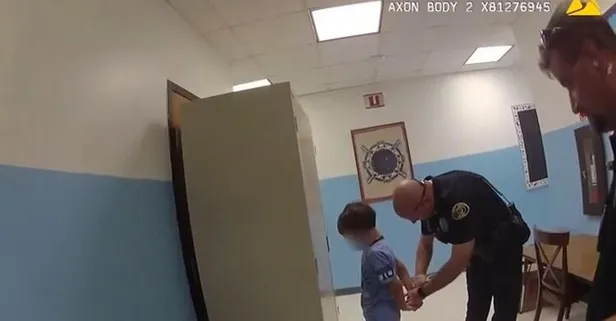 ABD polisinden skandal hareket! Engelli çocuğa ters kelepçe taktılar