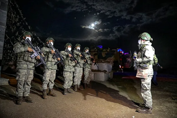 afgan-gocune-duvar-ve-hendekli-onlem-iste-turkiye-iran-sinir-hatti-1629612817483.jpg Afgan göçüne duvar ve hendekli önlem! İşte Türkiye-İran sınır hattı-6