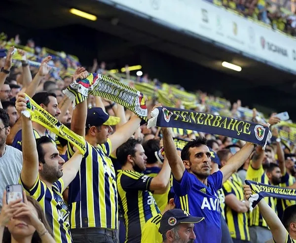 son-dakika-fenerbahceden-uefanin-cezasina-aciklama-1659732213950.jpg Son dakika: Fenerbahçe'den UEFA'nın cezasına açıklama!-2