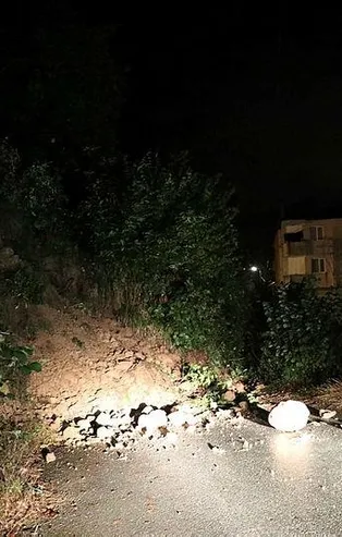 Rize'de heyelan! Heyelan nedeniyle o yol 2-3 gün trafiğe kapalı olacak