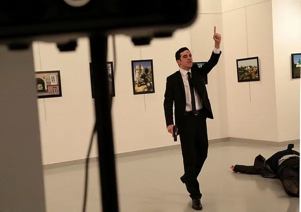 rus-buyukelci-andrey-karlov-suikastinda-yargitay-kararini-verdi-fetonun-amaci-kaos-ve-darbe-1687493949418.jpg Rus Büyükelçi Andrey Karlov suikastında Yargıtay kararını verdi! FETÖ'nün amacı: Kaos ve darbe-3