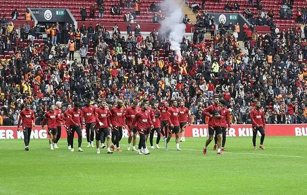 Galatasaray'da Fatih Terim, Beşiktaş derbisini Moskova’daki gibi etap etap oynamayı planladı-9