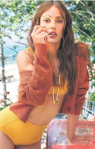 Bestemsu Özdemir korkuttu! Apar topar hastaneye kaldırılan oyuncu bakın nasıl görüntülendi