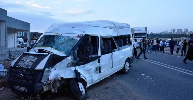 Şanlıurfa'da feci kaza: Tır ile minibüs çarpıştı! Yaralılar var...