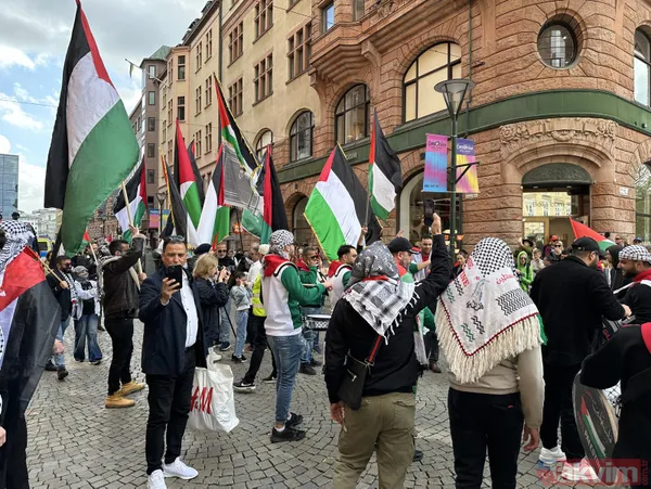 2024 Eurovision Şarkı Yarışması'nın finalinin başlamasına saatler kala on binlerce kişi soykırımcı İsrail'i protesto etti - 37