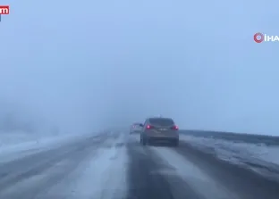 Ardahan’da kar ve tipi ulaşımı vurdu