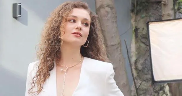 kadir-dogulu-neslihan-atagul-bosandi-mi-neden-ayriliyor-kadir-dogulu-serra-ariturk-ile-ask-mi-yasiyor-1638337426011.jpg Kadir Doğulu Neslihan Atagül boşanıyor mu? Kadir Doğulu Neslihan Atagül ayrılıyor mu?-6