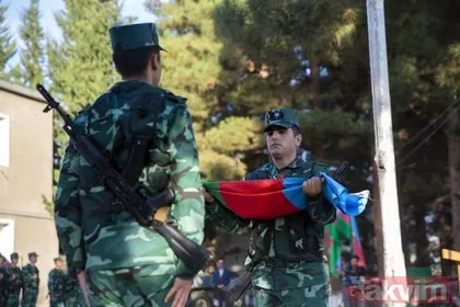Azerbaycan ordusu Ermenistan işgalinden kurtardığı Zengilan kentindeki karakollara bayrak çekti!