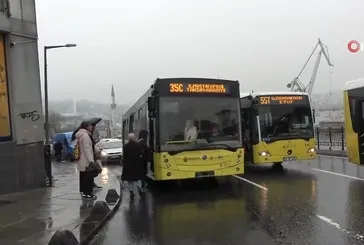 🚍 Arızalanan İETT otobüsü Unkapanı Köprüsü’nde trafiği felç etti