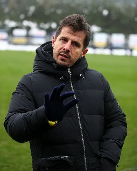 fenerbahcede-emre-belozoglu-donemi-sezonun-geri-kalaninda-takimin-patronu-o-1616689982833.jpeg Fenerbahçe'de Emre Belözoğlu dönemi! Sezonun geri kalanında takımın patronu o...-4