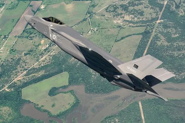 Türk F-35’lerinin ilk uçuşu görüntülendi!-3