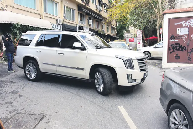 sevgilim-sagolsun-1607552313408.jpg Skandallarıyla gündeme gelen Öykü Çelik milyonluk aracıyla 'sevgilim sağolsun' dedirtti!-4