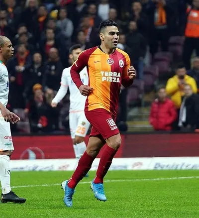 Cimbom güldü, Falcao döndü ama futbol tatmin etmedi - 2