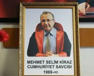 Şehit savcının kanı ellerinde!