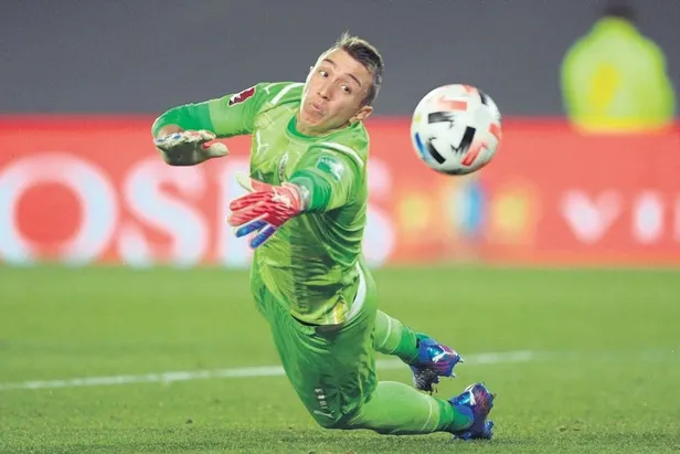 galatasaraydan-kaleci-hamlesi-psgde-3-kaleci-olan-ricoyu-kiralamak-istiyor-1642102879448.jpeg Galatasaray'dan kaleci hamlesi... PSG'de 3. kaleci olan Rico'yu kiralamak istiyor!-5