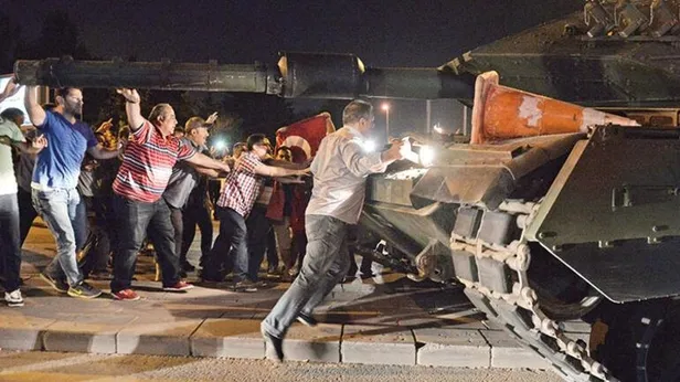 TBMM Başkanı Mustafa Şentop 15 Temmuz'u yazdı: Her ilimiz, her ilçemiz bir cephe, her ferdimiz sivil Mehmetçik oldu-1