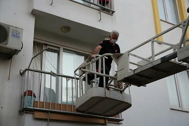 Antalya'da korkunç olay! Kötü koku harekete geçirdi! Diz çökmüş halde...-2