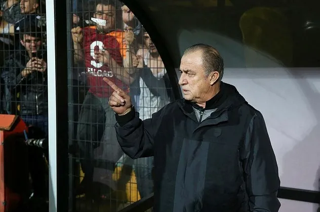 Galatasaray - Tuzlaspor maçı sonrası kılıçlar çekildi! Fatih Terim ve Gökhan Çıra...