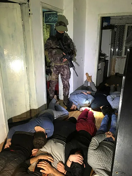 Son dakika: Bursa'da DEAŞ operasyonu: 26 şüpheli gözaltında-3