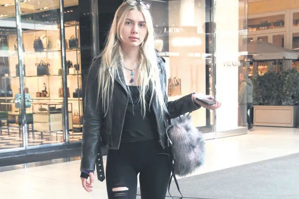 taze-damat-ozcan-deniz-ortaya-cikti-samar-dadgarin-biricik-esinin-son-hali-dikkat-cekti-1677706976304.jpg Taze damat Özcan Deniz ortaya çıktı! Samar Dadgar'ın biricik eşinin son hali dikkat çekti-3