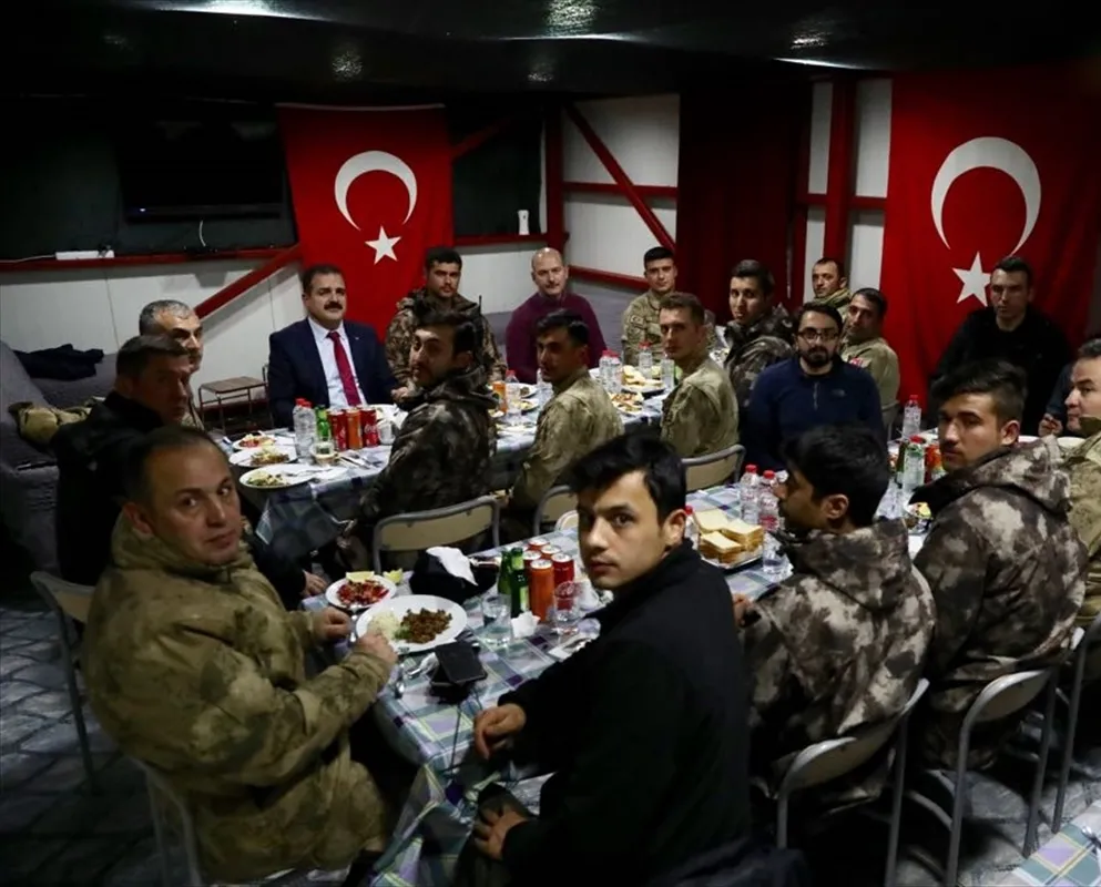 Erdoğan Mehmetçik’in yeni yılını kutladı