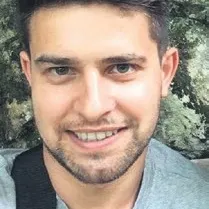 Namlıyı çenesine dayadı