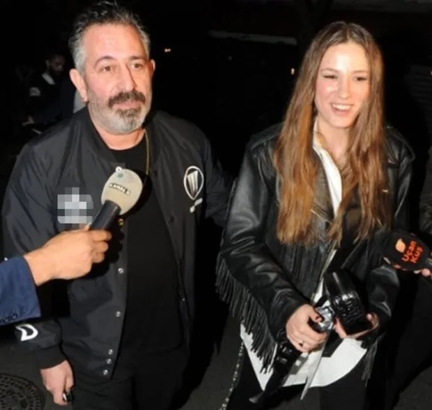 Serenay Sarıkaya'dan Cem Yılmaz'a dört koldan seri beğeni! Serenay 'like'ladı sonrasında dillere düştü barıştılar mı?-8