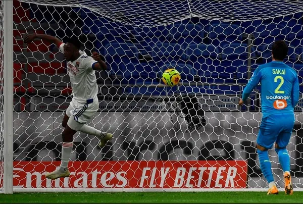 galatasaray-seferovicin-yanina-kadewereyi-koyacak-1658657227724.jpg Galatasaray Seferovic'in yanına Kadewere'yi koyacak!-7