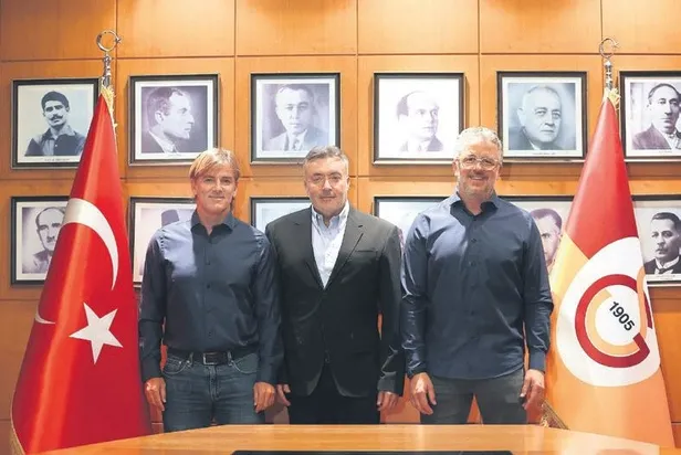 galatasarayin-yeni-hocasi-torrentin-plani-belli-oldu-buyuk-degisim-yok-ufak-dokunus-var-1642191818840.jpeg Galatasaray'ın yeni hocası Torrent'in planı belli oldu! Büyük değişim yok ufak dokunuş var-2