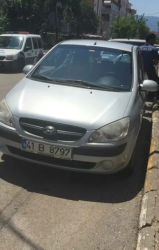 Kocaeli'de trafik kavgası! Defalarca ateş etti
