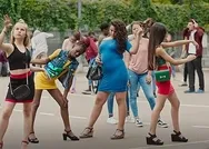 Türkiye kataloğundan çıkartılan ‘Cuties’ ABDde olay oldu! Sosyal medyada Netflix’i iptal et kampanyası