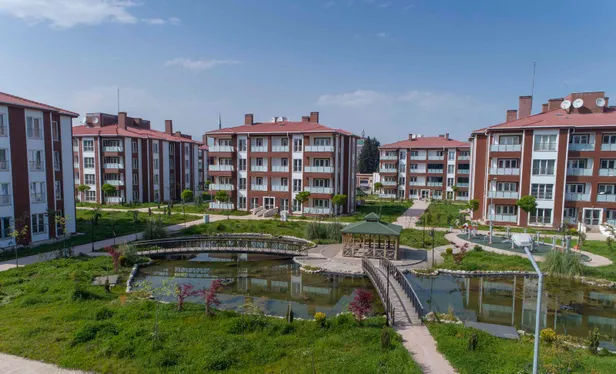 tokiden-22-ilde-cekilissiz-kurasiz-buyuk-firsat-konut-basvuru-sartlari-nelerdir-en-az-96-bin-lira-1575725687695.jpg TOKİ'den 22 ilde çekilişsiz kurasız büyük fırsat! Konut başvuru şartları nelerdir? En az 96 bin lira...-3