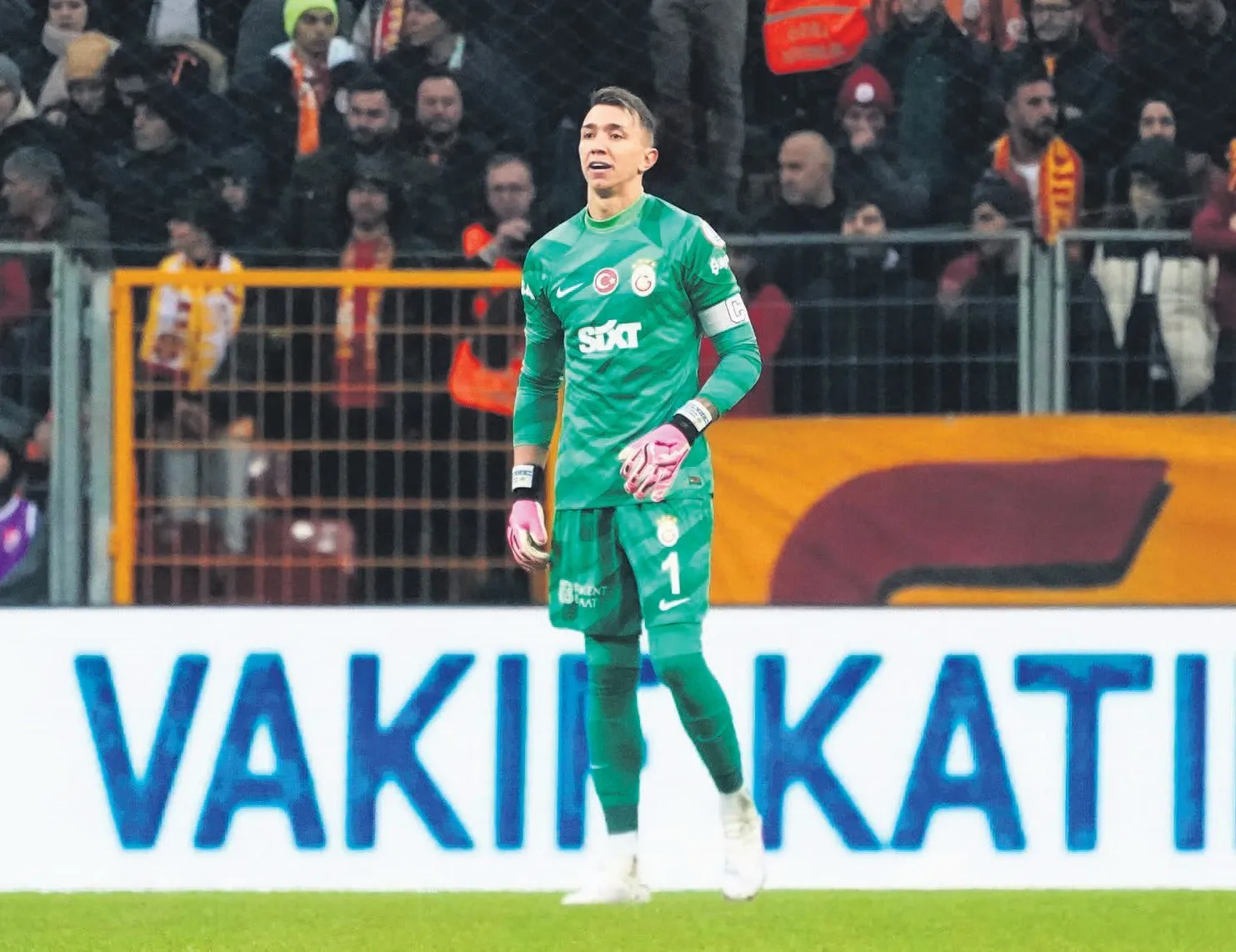 Muslera rekor peşinde