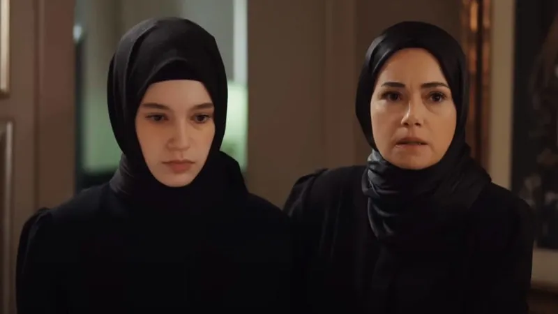 kizil-goncalarda-sok-transfer-cukurdan-beklenmedik-isim-diziye-dahil-oldu-1709873640657.jpg O İsim Ayrıldı! Kızıl Goncalar'da Şok! Yerine Çukur'dan Sürpriz Transfer-2