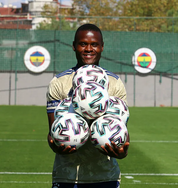fenerbahceye-mbwana-samatta-mujdesi-iskoc-ekibi-devrede-1627410546439.jpg Fenerbahçe’ye Mbwana Samatta müjdesi! İskoç ekibi devrede…-2