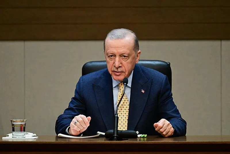 Başkan Recep Tayyip Erdoğan, Malezya, Endonezya ve Pakistan ziyareti öncesi Atatürk Havalimanı'nda basın toplantısı düzenledi. (AA)