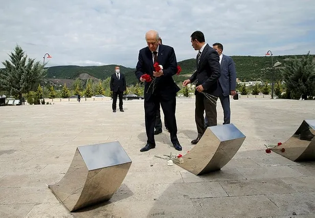 MHP Genel Başkanı Bahçeli Ülkücü Şehitler Anıtı'nı ziyaret etti-3