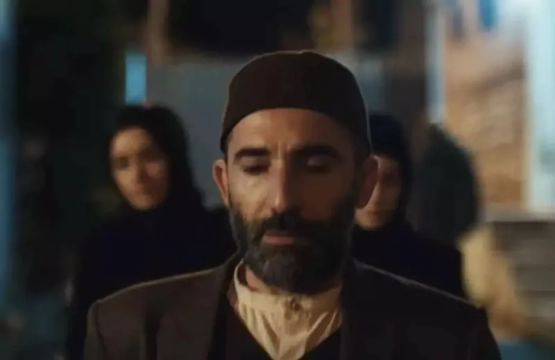 kizil-goncalar-dizisinde-1715192556647.jpeg Meryem'in rolü değişti, başrole yeni 2 isim... Kızıl Goncalar'da fitili ateşleyecek veda-5