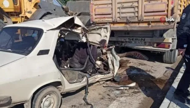 Denizli'de korkunç son! Tıra arkadan çarpan otomobil bir aileye mezar oldu