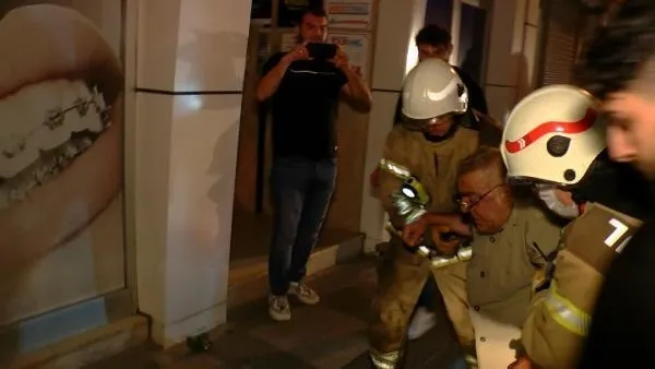 Kadıköy'de yangın paniği! Dumanlar tüm binayı kapladı-5