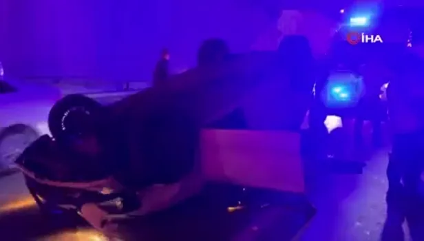 Son dakika: Ümraniye'de makas atarak ilerleyen otomobil ticari araçla çarpıştı