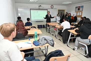 Üniversite yolunda Büyükşehir yanınızda