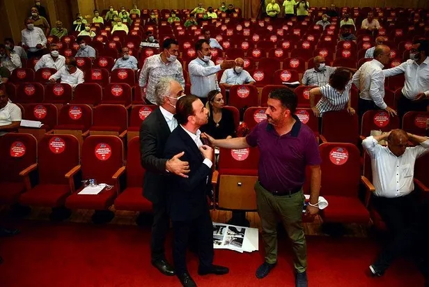 CHP'li Zeydan Karalar'ın koltuk şovlu vurgunu Belediye Meclisi'ni karıştırdı-1